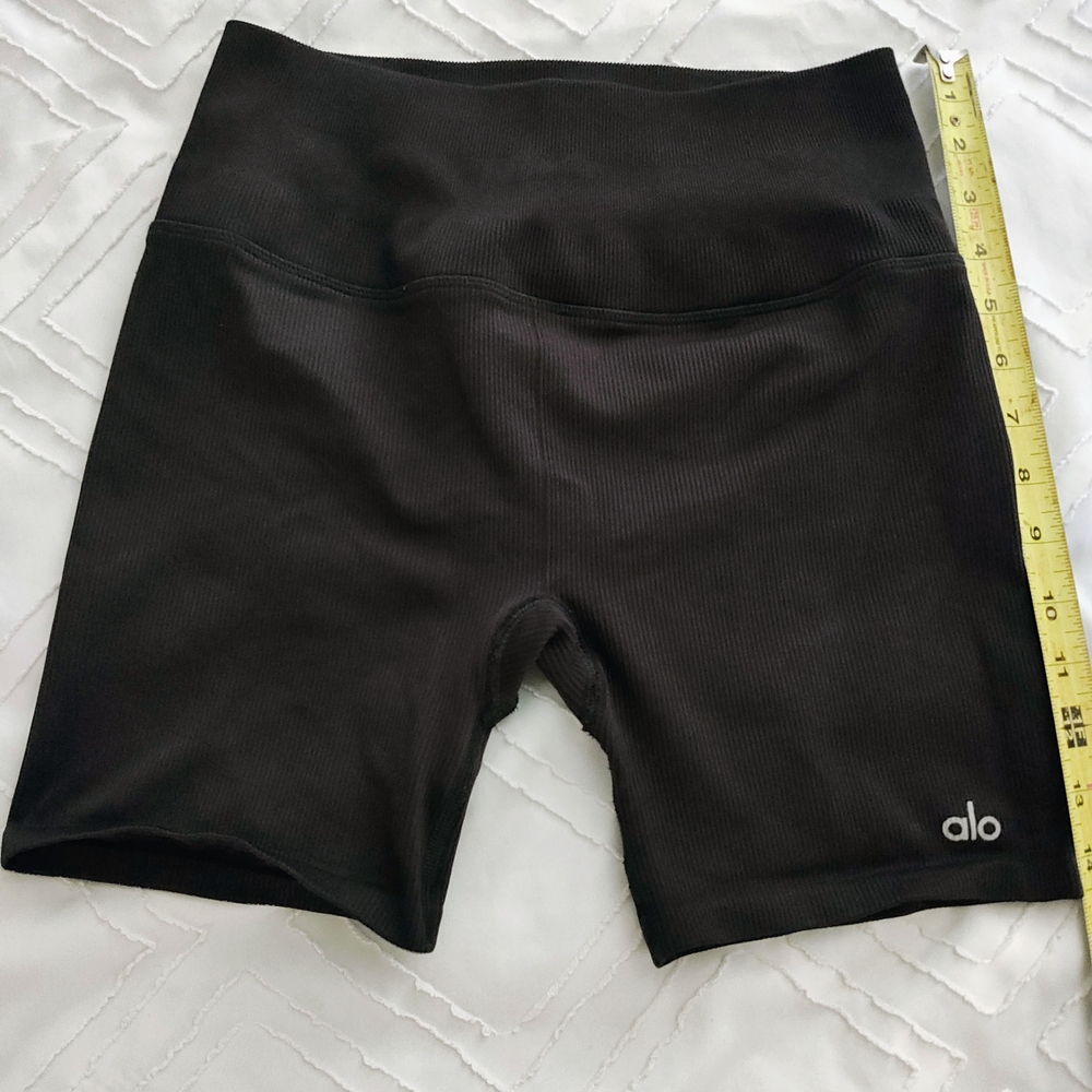 ALO Yoga Women's Dark Shorts
